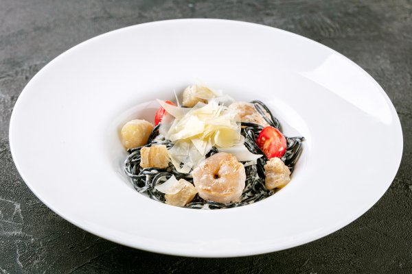 Black pasta with tiger shrimp and scallop