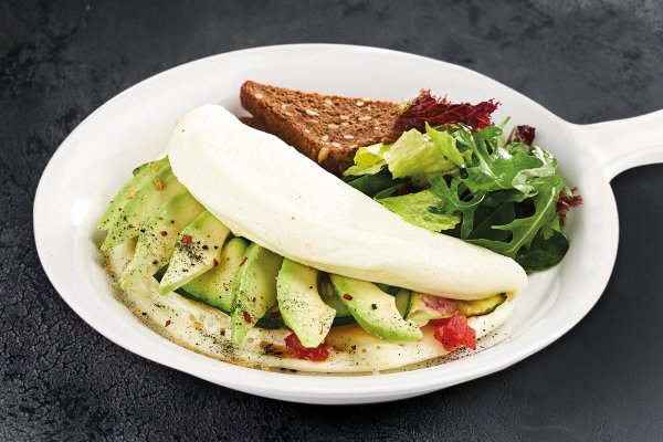 Protein omelette with avocado