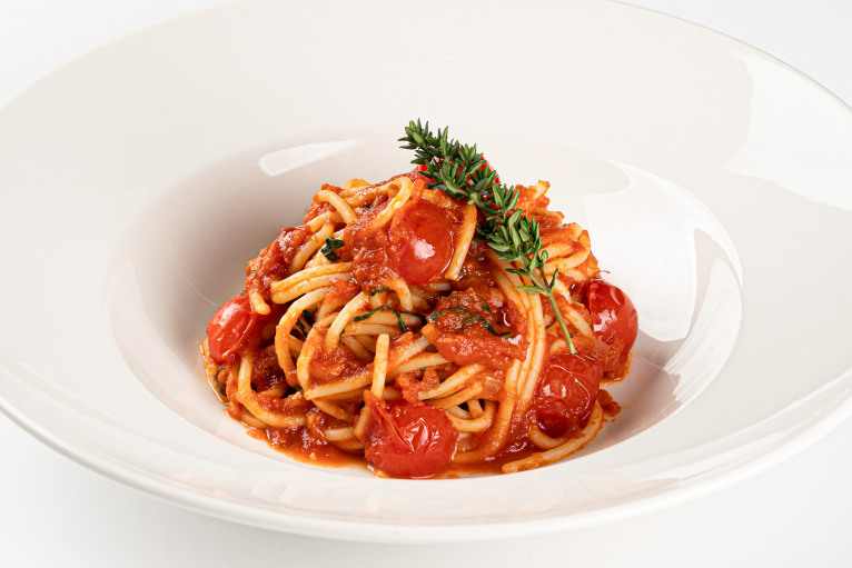 Spaghetti with tomato sauce